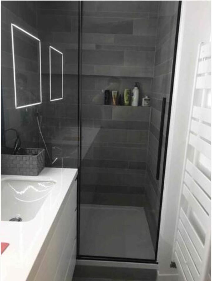Appartement Bastille - Clair Et Idealement Situe Paris Luaran gambar